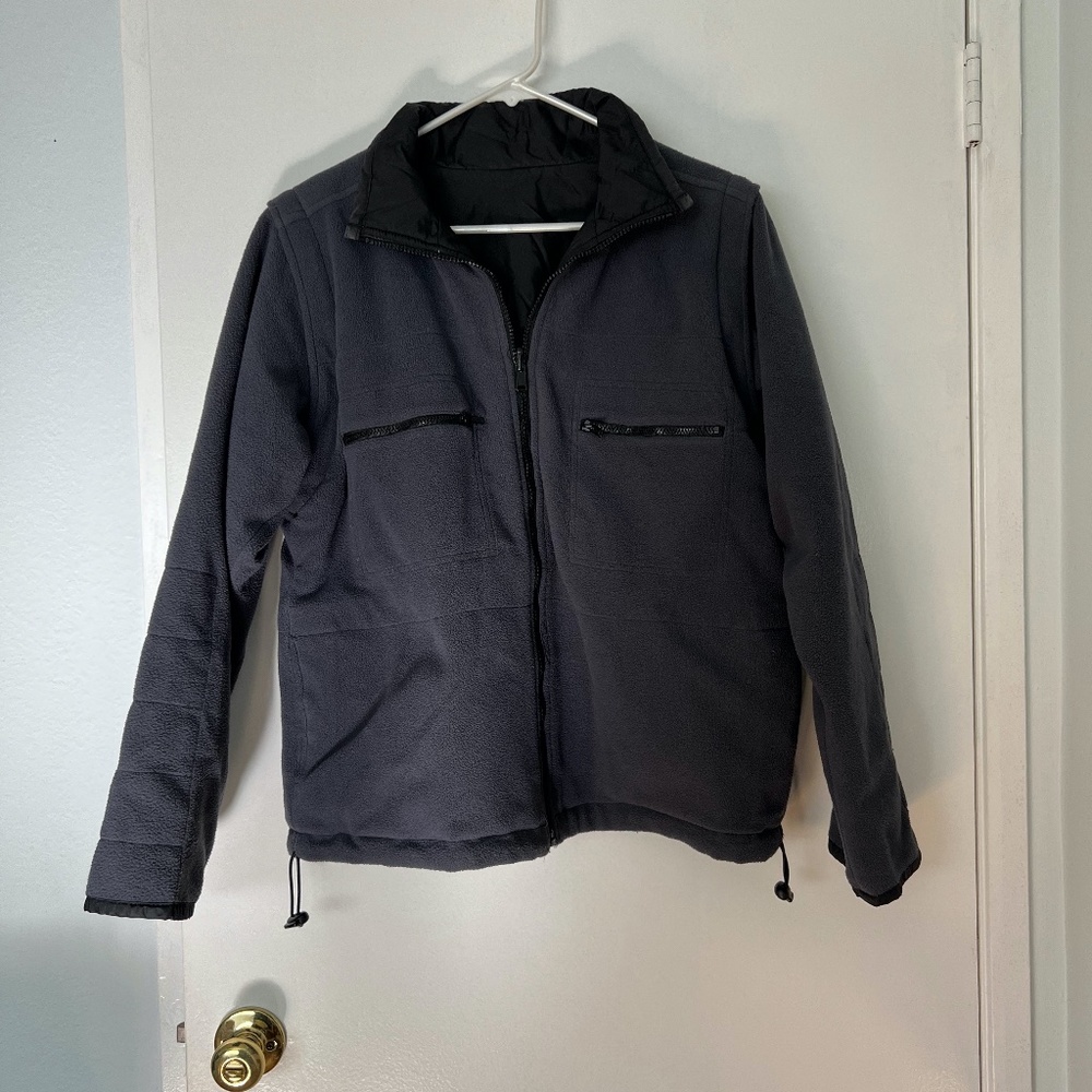 Fleece jacket with removal sleeves and reversible
